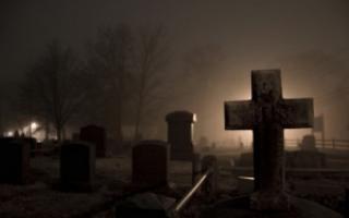 Kaip daryti meilės burtus kapinėse ir jų pasekmės